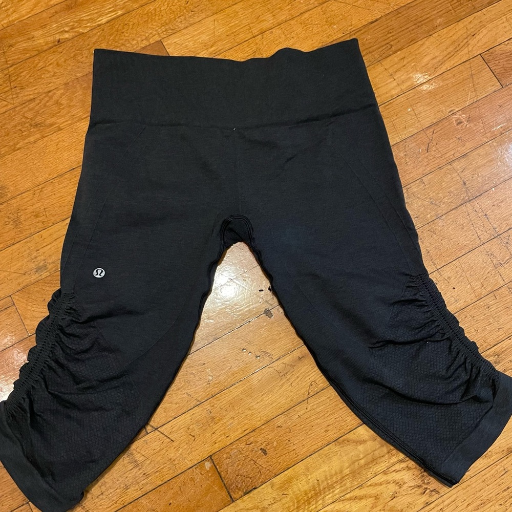 LULULEMON LEGGINGS - Picture 1 of 4